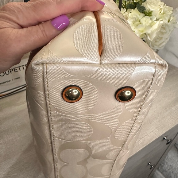 Coach Cream and Tan Women's signature Tote EUC - Picture 4 of 12